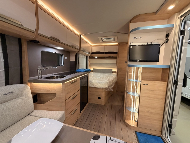 Knaus Sudwind Black Selection 450 FU +1700KG+Vloerverwarming  foto: 5