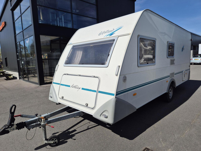 Eifelland 550TKM Stapelbed + treinzit + voortent. 5 pers.