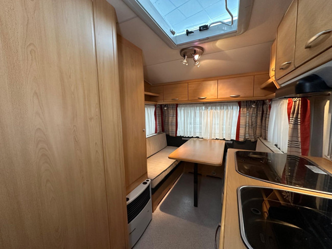 Knaus Südwind 400 TK foto: 20