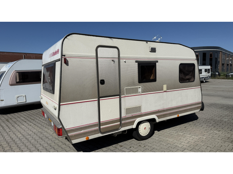 Dethleffs Camper 440 T treinzit vast bed toilet  foto: 12