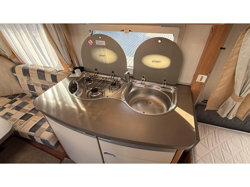 Hobby De Luxe 460 UFE frans bed rondzit toilet  foto: 4