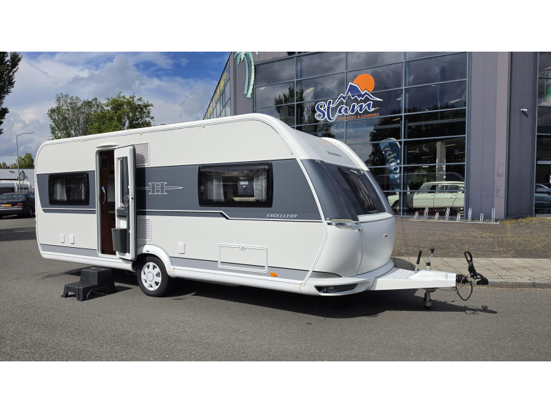 Hobby Excellent 560 CFE voortent nieuwstaat 