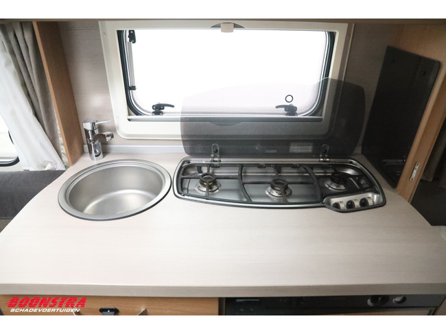 Knaus Sport 450 FU Middenkeuken Rondzit foto: 18
