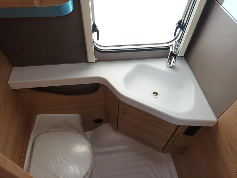 Knaus Sudwind Black Selection 460 EU  foto: 9