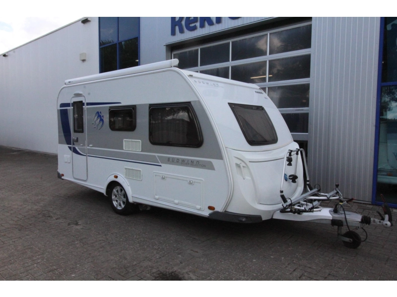 Knaus Sudwind Silver Selection 420 QD Mover Thule 6300 Voortent 