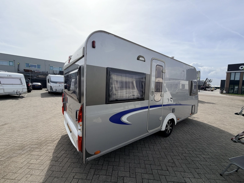 Bürstner Averso Fifty 460 TS Airco! Mooie tent fr bed  foto: 10