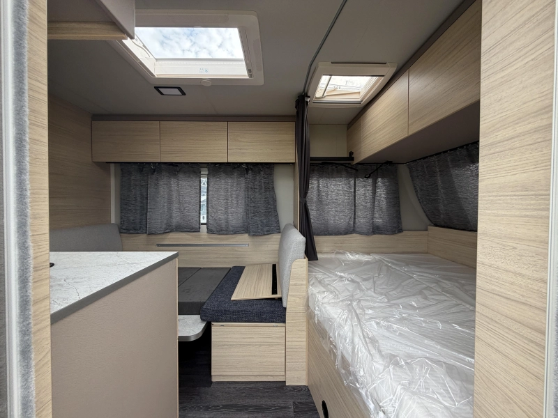 Weinsberg CaraLife 500 QDK stapelbed / dwarsbed  foto: 8