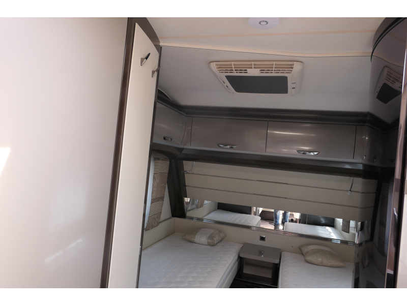 Hobby Premium 495 UL enk. bed, luifel en airco  foto: 13