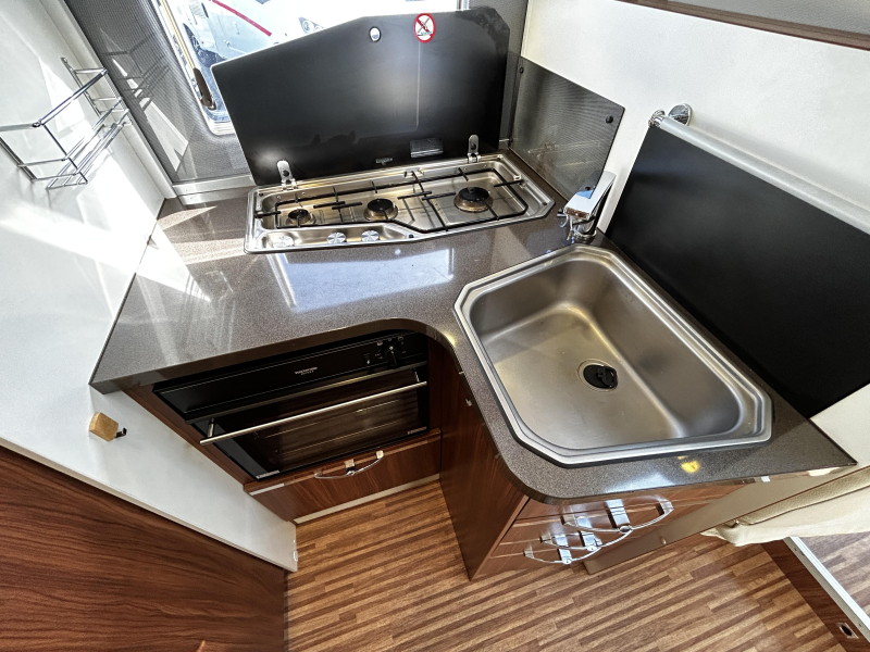 Adria Coral S 690 SC Queensbed/Euro5/2015/7.3m  foto: 16