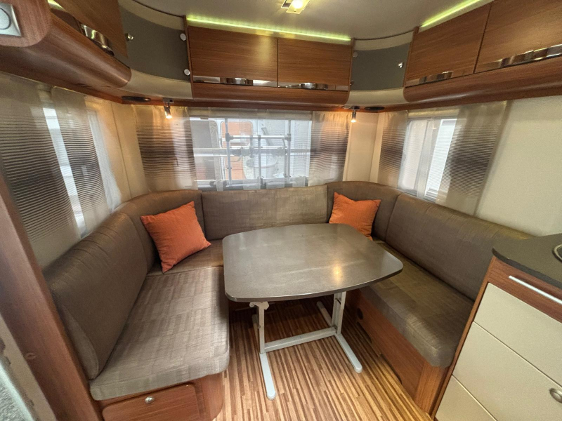 Adria Adora 462 PU voortent, fietsenrek.  foto: 6