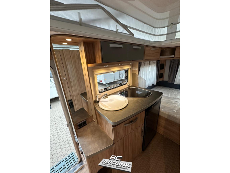Eriba Feeling 425 DWARSBED VLOERVERW MOVER  foto: 3