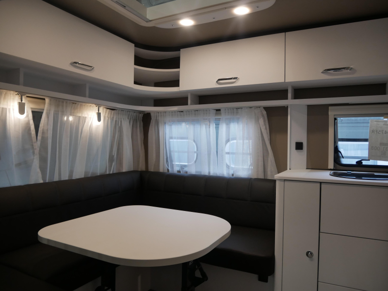 Dethleffs C'Go 475 FR GRATIS mover en luifel  foto: 2