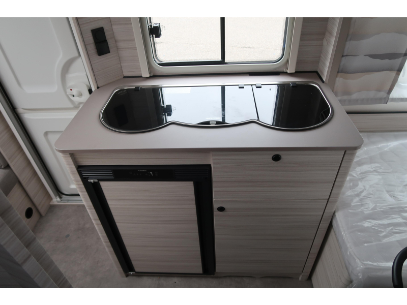 Dethleffs C'Joy 460 LE ENKELE BEDDEN, LICHTGEW.  foto: 9