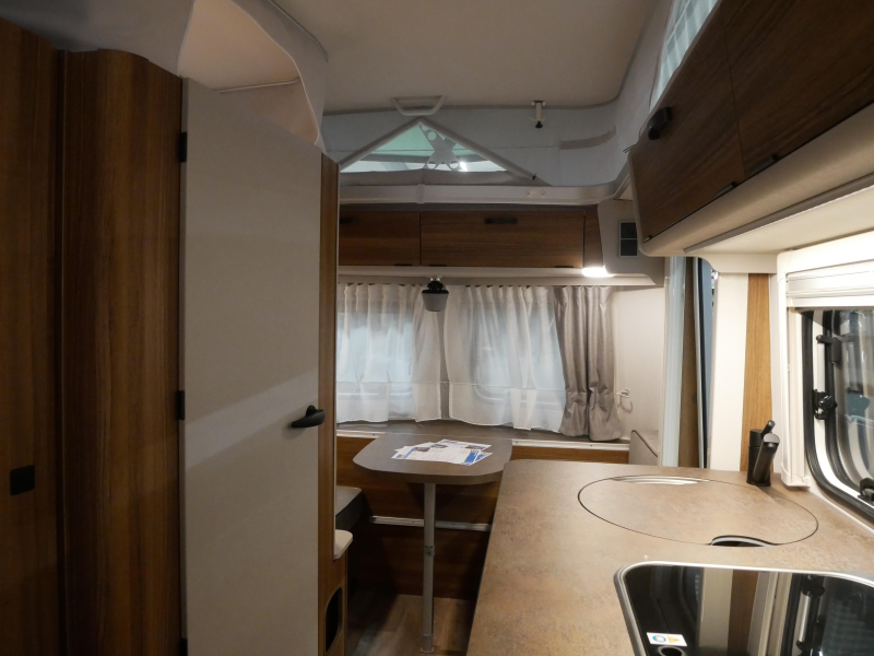 Eriba Touring 530 Gratis mover en luifel  foto: 13