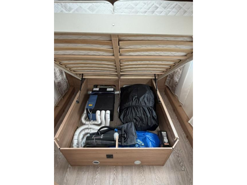 Hobby De Luxe 540 UFF Incl. Mover en Airco  foto: 17