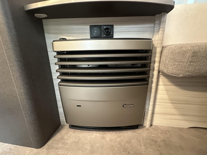 Dethleffs C'Joy 460 LE voortent | ex-verhuur  foto: 14