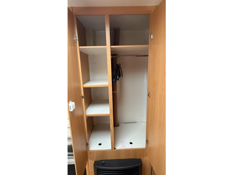 Chateau Calista 450 FHU frans bed rondzit toilet  foto: 10