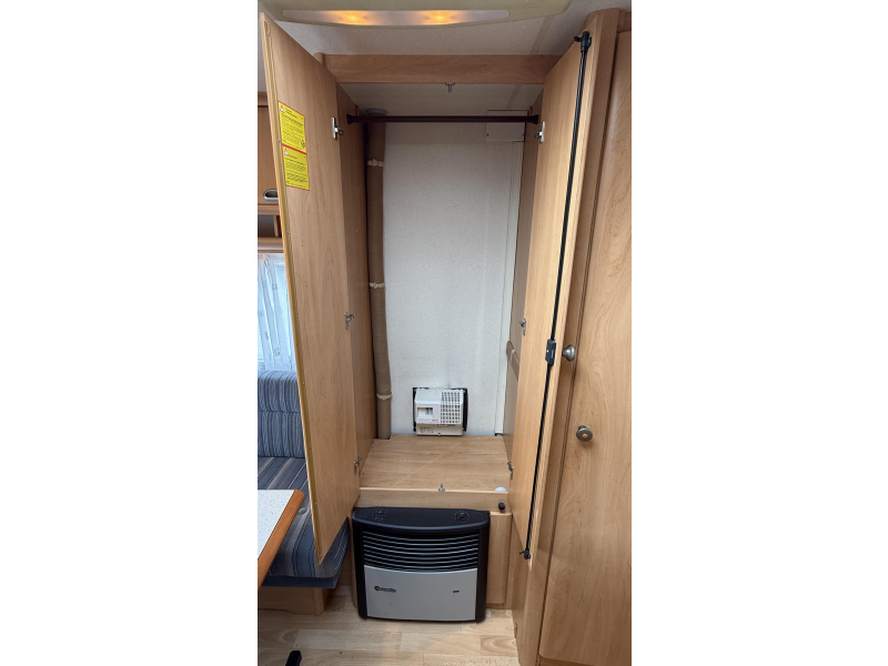 Hobby De luxe Easy 450 UF dwars bed rondzit toilet  foto: 4