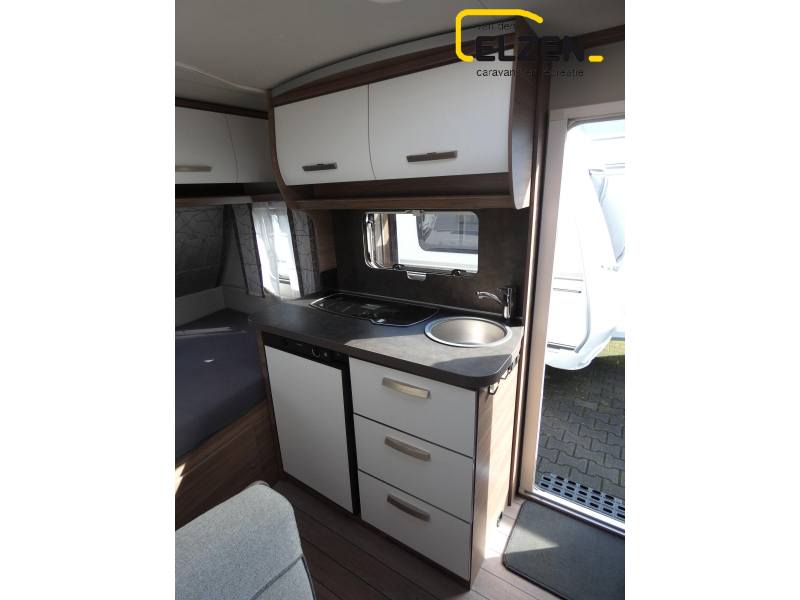 Knaus Sport Silver Selection 400 QD Mover, voortent, fietsdr.  foto: 2
