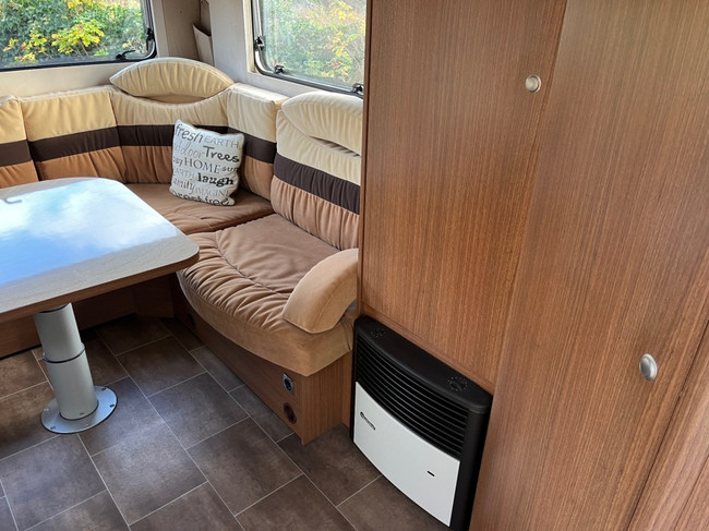 Bürstner Averso 410 Ts Plus Hefbed , zeer nette staat! 2014 foto: 10