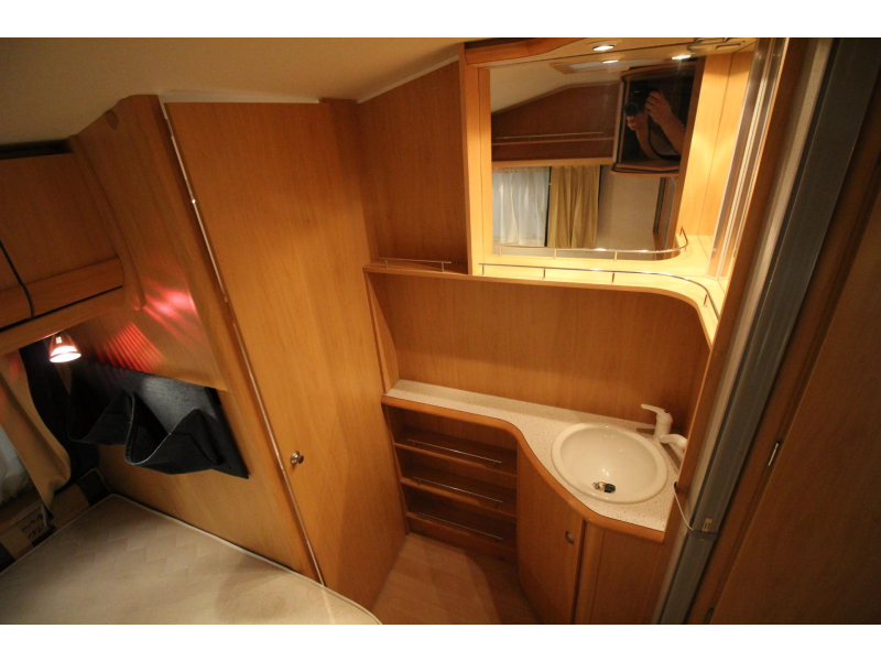 Beyerland Sprinter Lite 390 FB Voortent,Fietsenrek  foto: 7