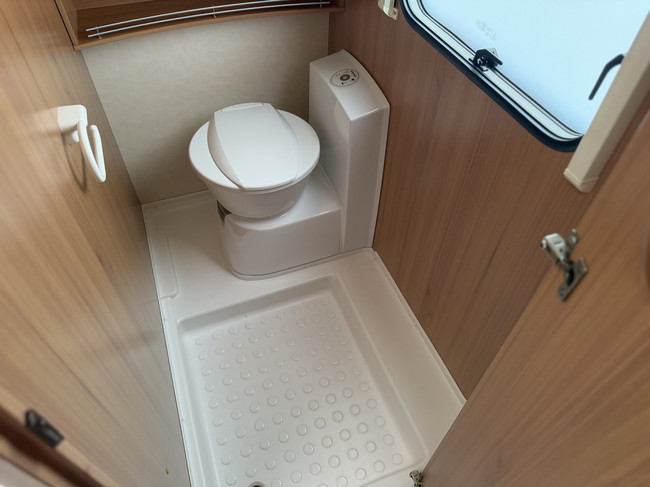 Knaus SUDWIND 450 FU foto: 17