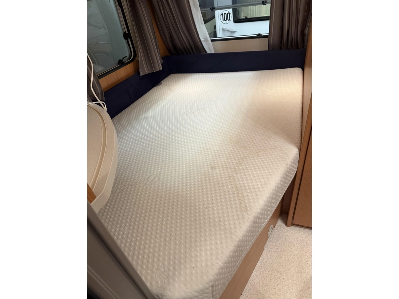 Knaus Sport 500 FDK STAPELBED VASTBED ZITJE  foto: 6