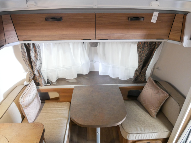 Eriba Touring 310 Gratis mover en luifel  foto: 9