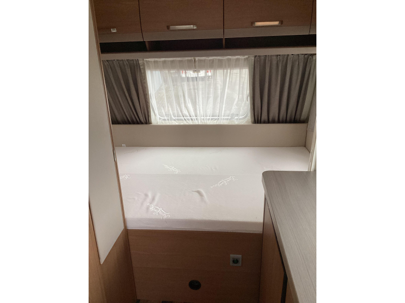 Knaus Sport 420 QD mover/voortent  foto: 4