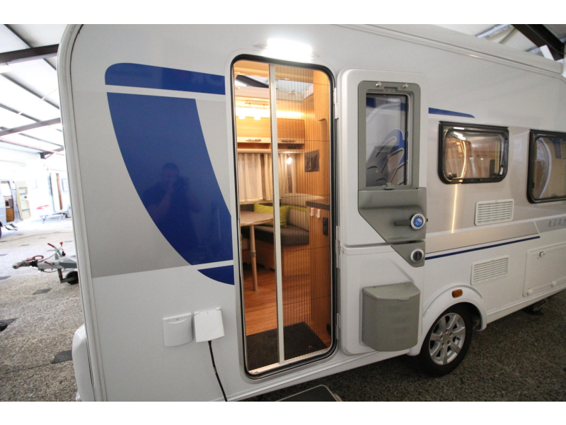 Knaus Sudwind Silver Selection 420 QD Mover Thule 6300 Voortent  foto: 20