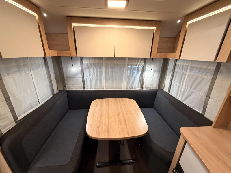 Knaus Sport 460 EU 1800KG + Enkele bedden 