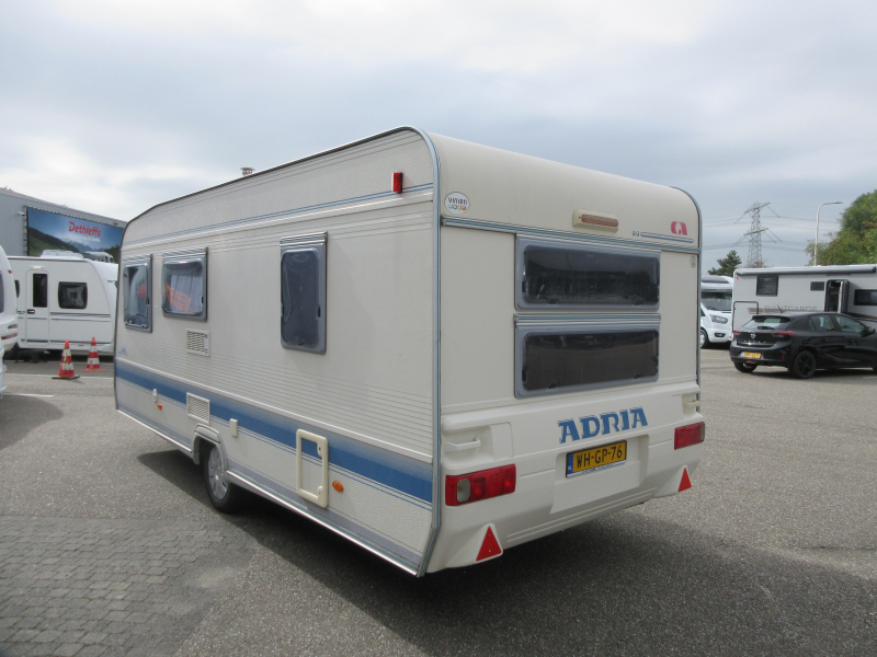 Adria Unica B 502 UK 5 PEROONS MET STAPELBED  foto: 20