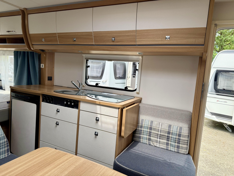 Dethleffs Camper 530 FSK mover/ voortent/ATC  foto: 17