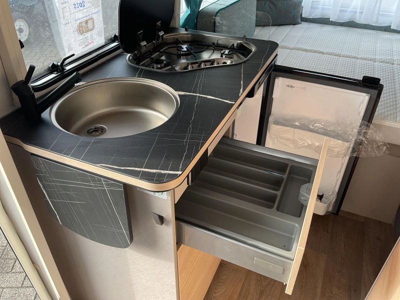 Eriba Touring 430 HarbourBlue 6000 voordeel 
