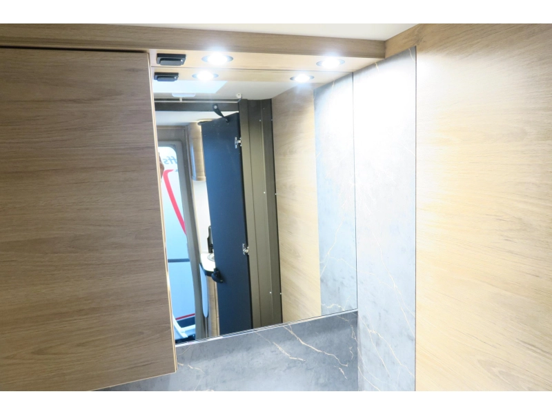 Weinsberg CaraOne Edition HOT 480 QDK Stapelbed vastbed treinz.  foto: 14