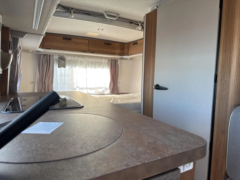 Eriba Touring 550 Legend Hampton zilver 