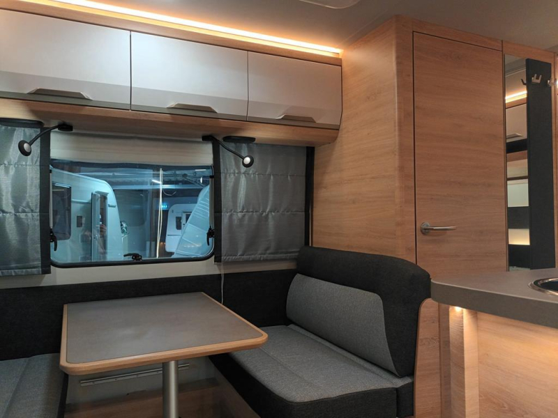 Knaus Sudwind Black Selection 420 QD 