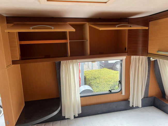 Hymer Sporting 465 | Volautomatische Mover | ZGAN Voortent | Lattenbodem | Ombouwbare Rondzit | Luifel | Fransbed | Fietsenrek foto: 17