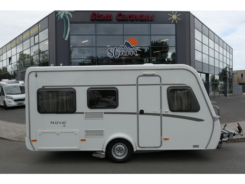Eriba Nova Light 425 mover en voortent  foto: 0