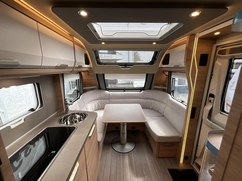 Knaus Sudwind Black Selection 540 UE ENKELE BEDDEN-XL KOELKAST 