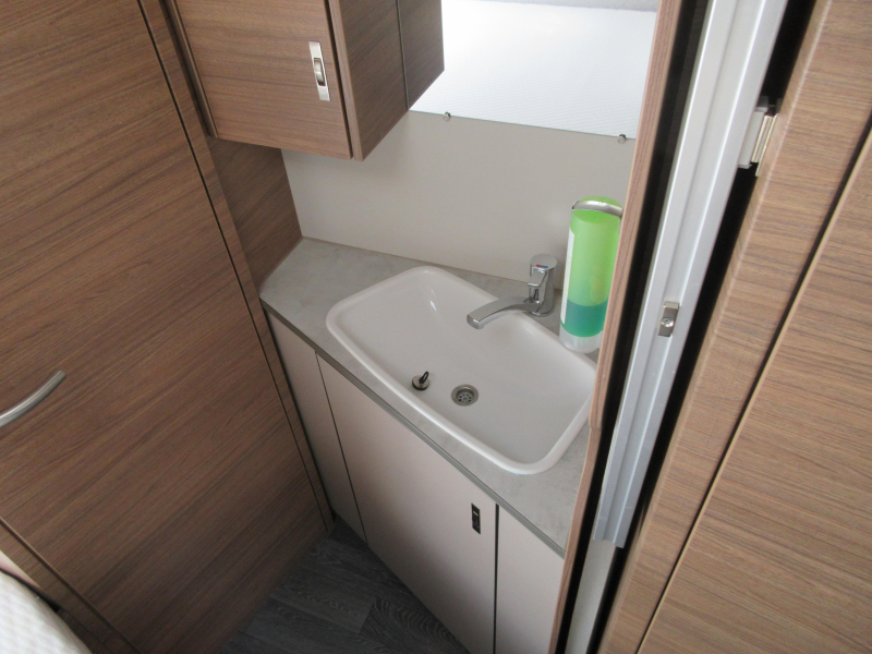 Knaus Sport 450 FU COMPLEET EN FRANSBED  foto: 10