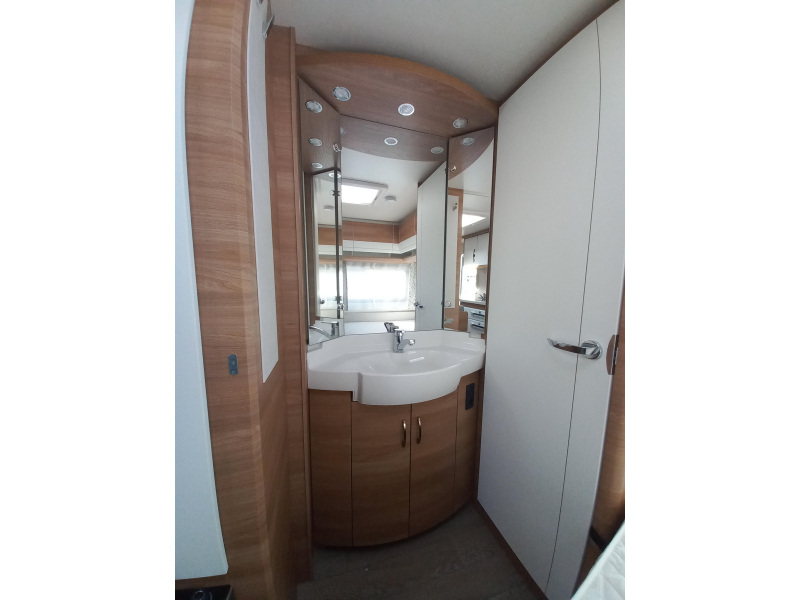 Hobby De Luxe 540 KMFE voortent-mover-airco-etc  foto: 12