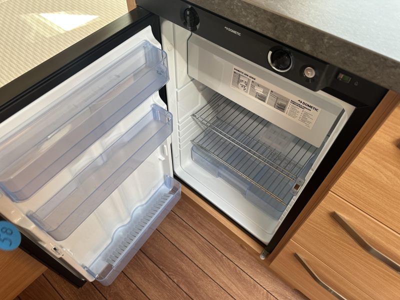 Knaus Sudwind Silver Selection 420 QD luifel - fietsdrager  foto: 10