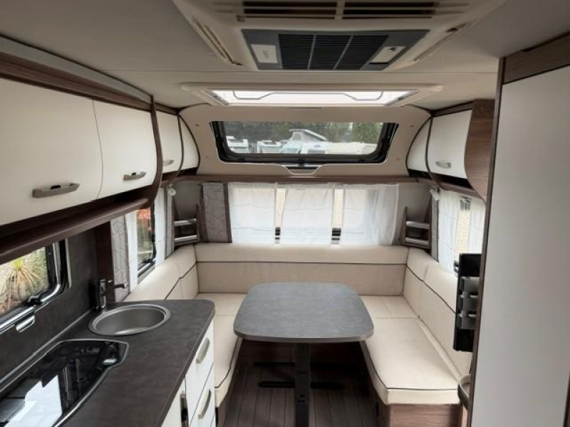 Knaus Sport Silver Selection 500 UF mover airco pano luifel  foto: 11