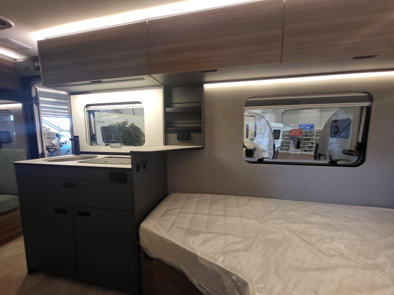 Eriba Novaline 442 V gratis mover  foto: 8