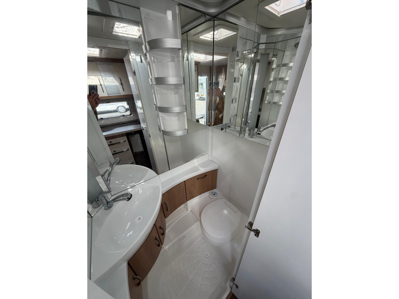 Hobby De Luxe 455 UF Vol uitgerust!!  foto: 12