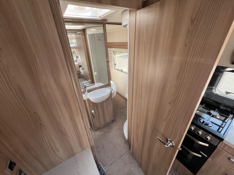 Sprite Cruzer 520 SR Mover Zakluifel Queensbed  foto: 12