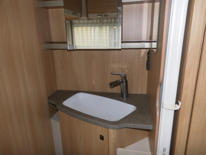 Knaus Sudwind 450 FU Mover en cassetteluifel!  foto: 6