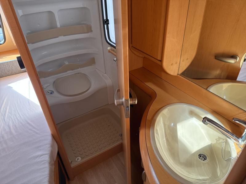 Hobby De Luxe 460 UFE Mover/Voortent/Fietsdr. 