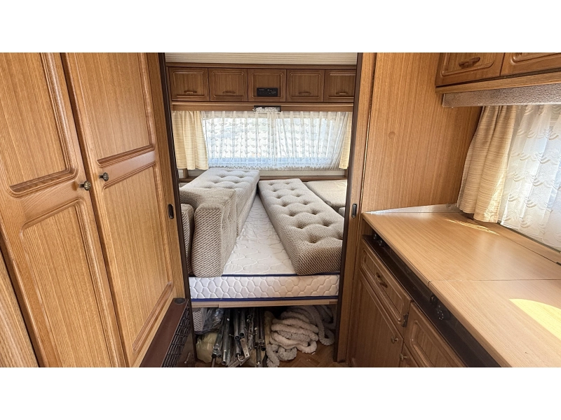 Hobby De Luxe 495 treinzit rondzit toilet  foto: 8